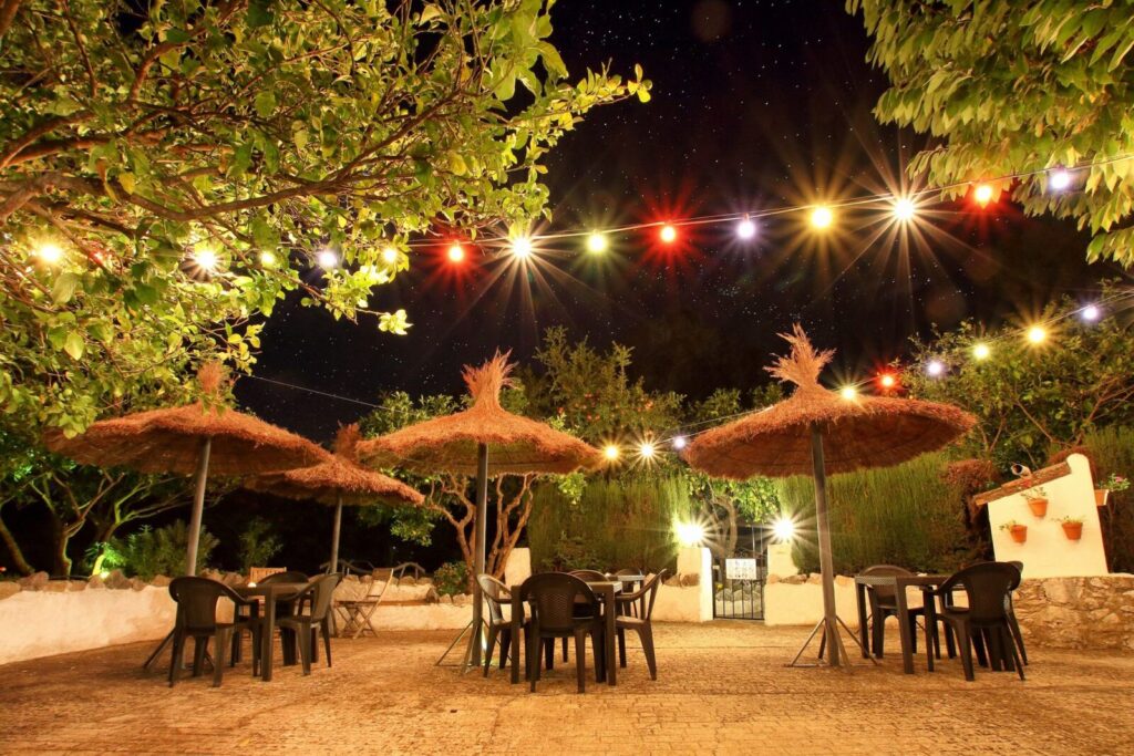 Complejo turistico 17 dormitorios piscina privada en Montejaque Malaga - Imagen 11