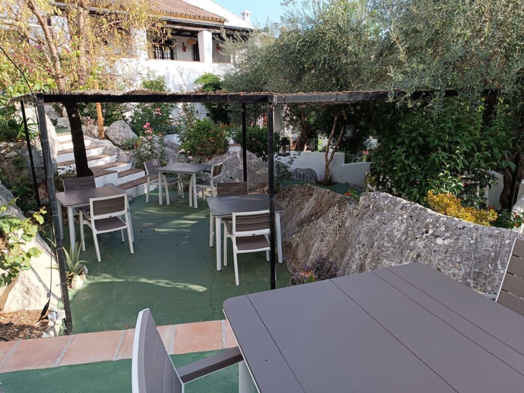 Complejo turistico 17 dormitorios piscina privada en Montejaque Malaga - Imagen 14