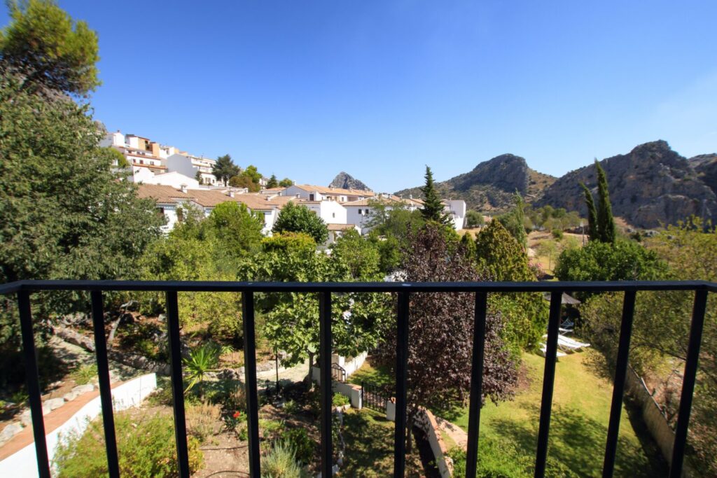 Complejo turistico 17 dormitorios piscina privada en Montejaque Malaga - Imagen 10