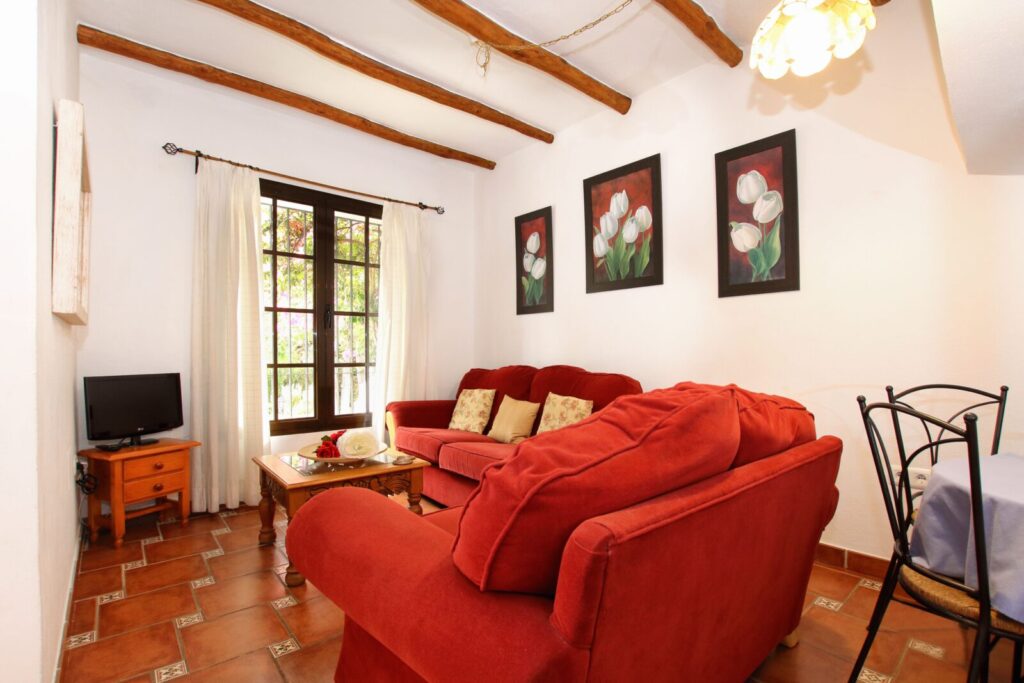 Complejo turistico 17 dormitorios piscina privada en Montejaque Malaga - Imagen 16