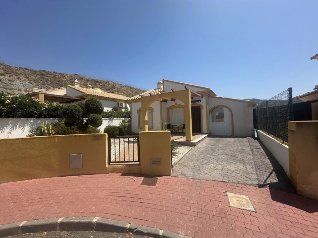 Bungalow 2 dormitorios piscina privada en el Mazarrón Country Club - Imagen 7