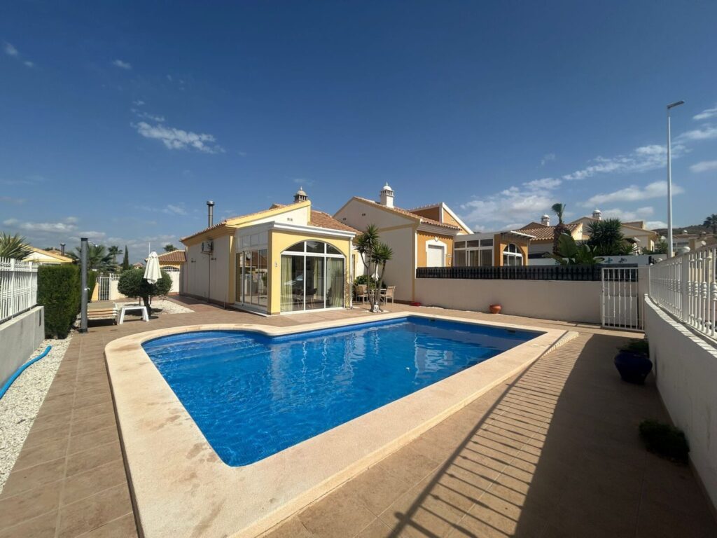 Bungalow 2 bedrooms private pool at the Mazarrón Country Club - Image 2