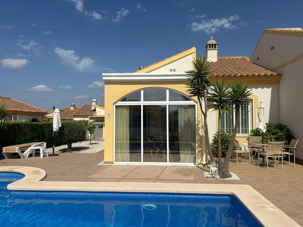 Bungalow 2 bedrooms private pool at the Mazarrón Country Club - Image 6