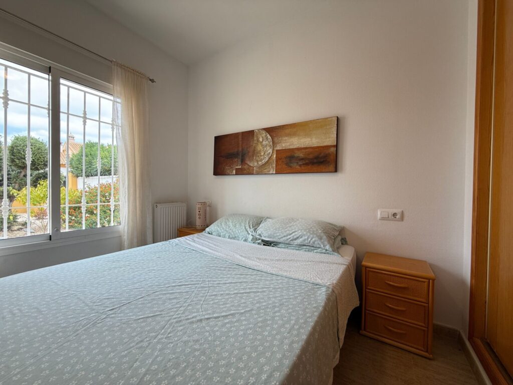 Bungalow 2 dormitorios piscina privada en el Mazarrón Country Club - Imagen 16